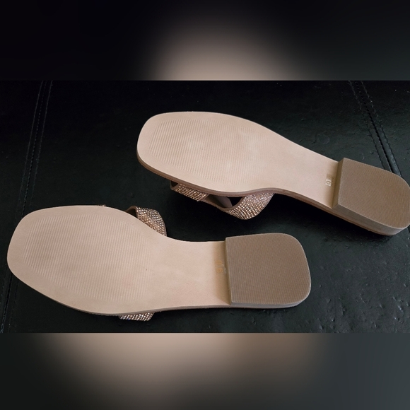 Steve Madden Sparkly Tan and Gold Slide Sandals NWOT - Picture 2 of 6